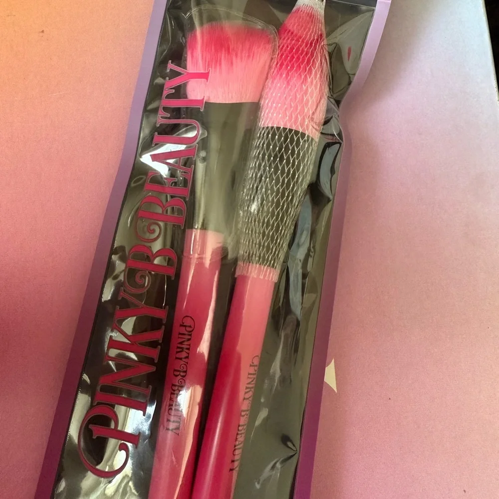 Pink Makeup Brush Set - Picture 2 of 2